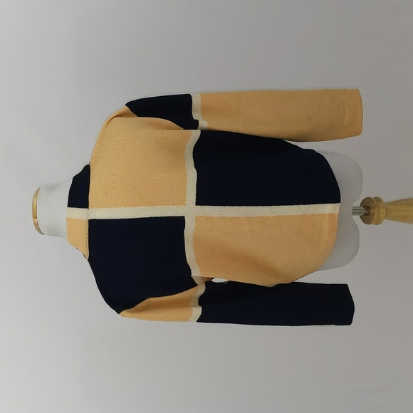 St John Sport Sweater - Picture 4 of 6